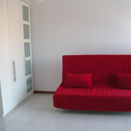 Spacious And Bright Studio With 2 Mm2 Stops Apartment Vimodrone
